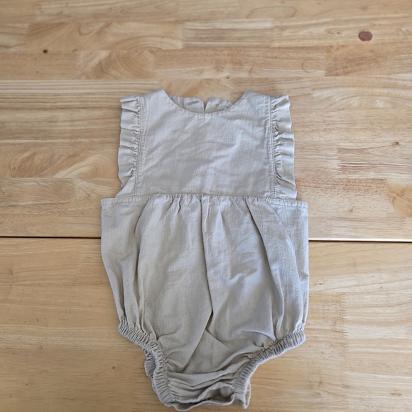 Adorable Ruffled Baby Romper - Picture 2 of 3